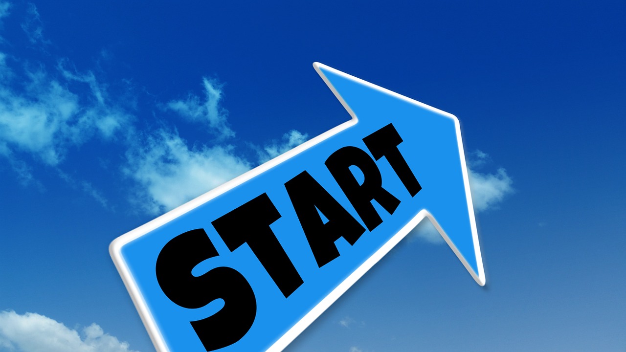 Image of arrow with the text 'start'